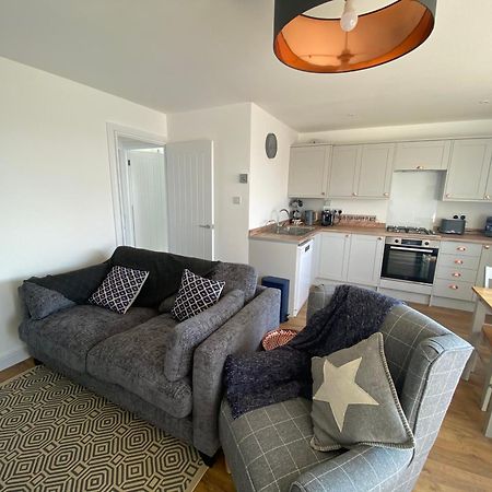 פרשווטר Beau - Brambles Chine, Colwell Bay - 5 Star Wifi - Short Walk To The Hut And Beach - 1 Night Stays Available - Ferry Offers מראה חיצוני תמונה
