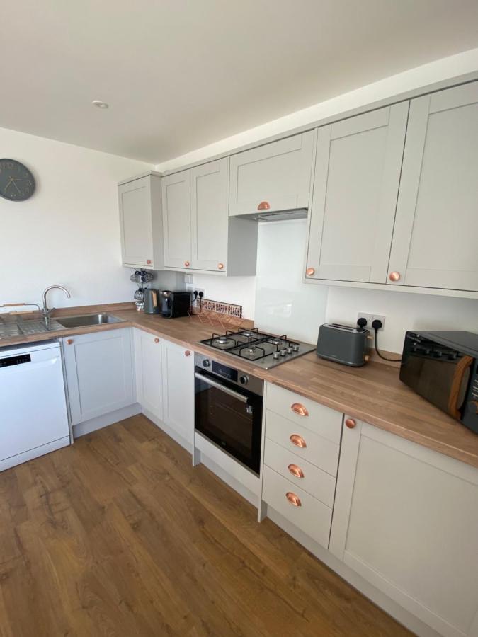 פרשווטר Beau - Brambles Chine, Colwell Bay - 5 Star Wifi - Short Walk To The Hut And Beach - 1 Night Stays Available - Ferry Offers מראה חיצוני תמונה