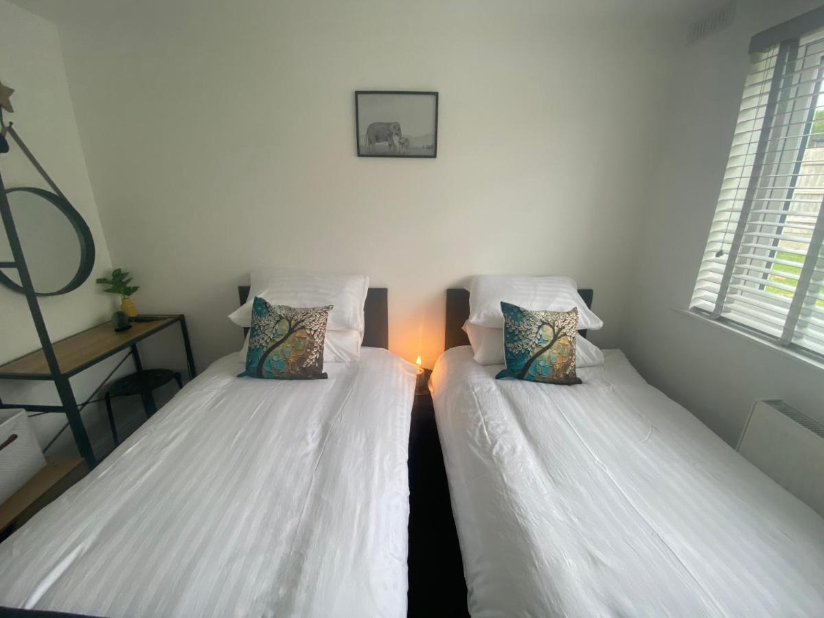 פרשווטר Beau - Brambles Chine, Colwell Bay - 5 Star Wifi - Short Walk To The Hut And Beach - 1 Night Stays Available - Ferry Offers מראה חיצוני תמונה
