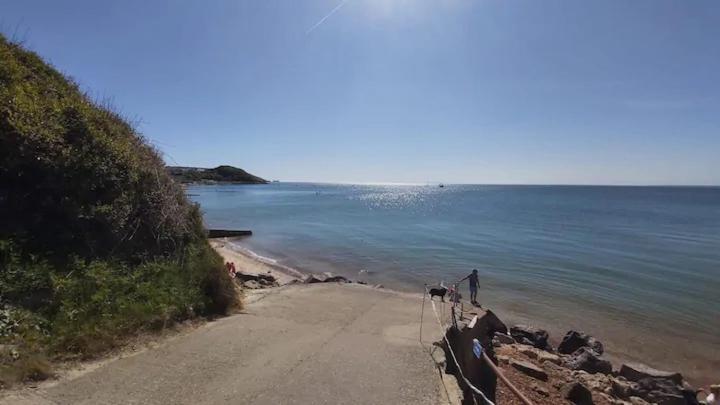 פרשווטר Beau - Brambles Chine, Colwell Bay - 5 Star Wifi - Short Walk To The Hut And Beach - 1 Night Stays Available - Ferry Offers מראה חיצוני תמונה
