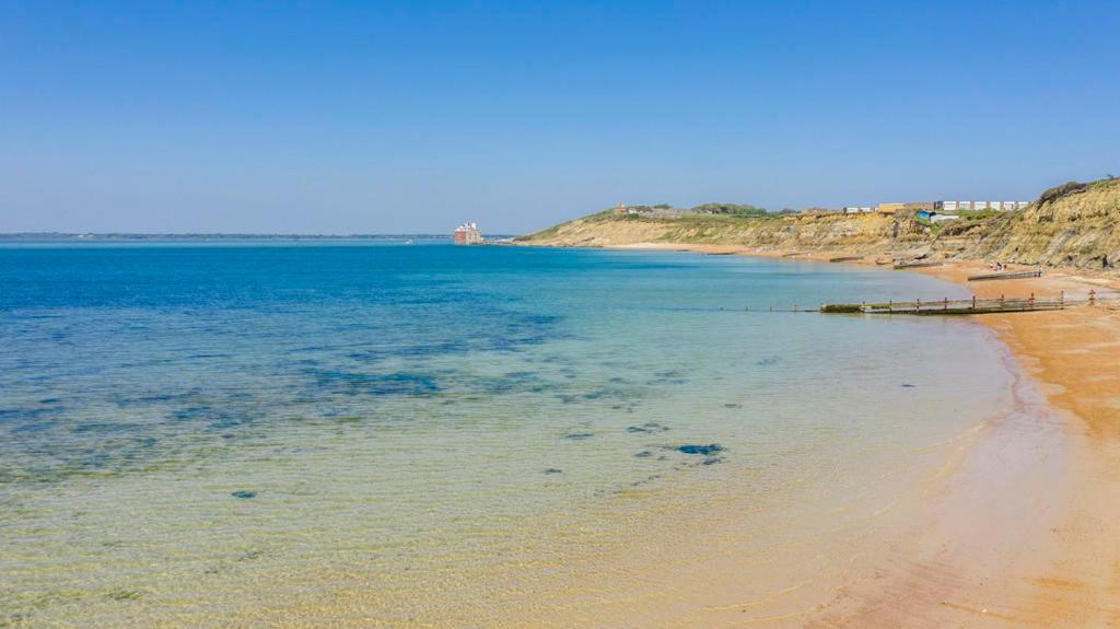 פרשווטר Beau - Brambles Chine, Colwell Bay - 5 Star Wifi - Short Walk To The Hut And Beach - 1 Night Stays Available - Ferry Offers מראה חיצוני תמונה
